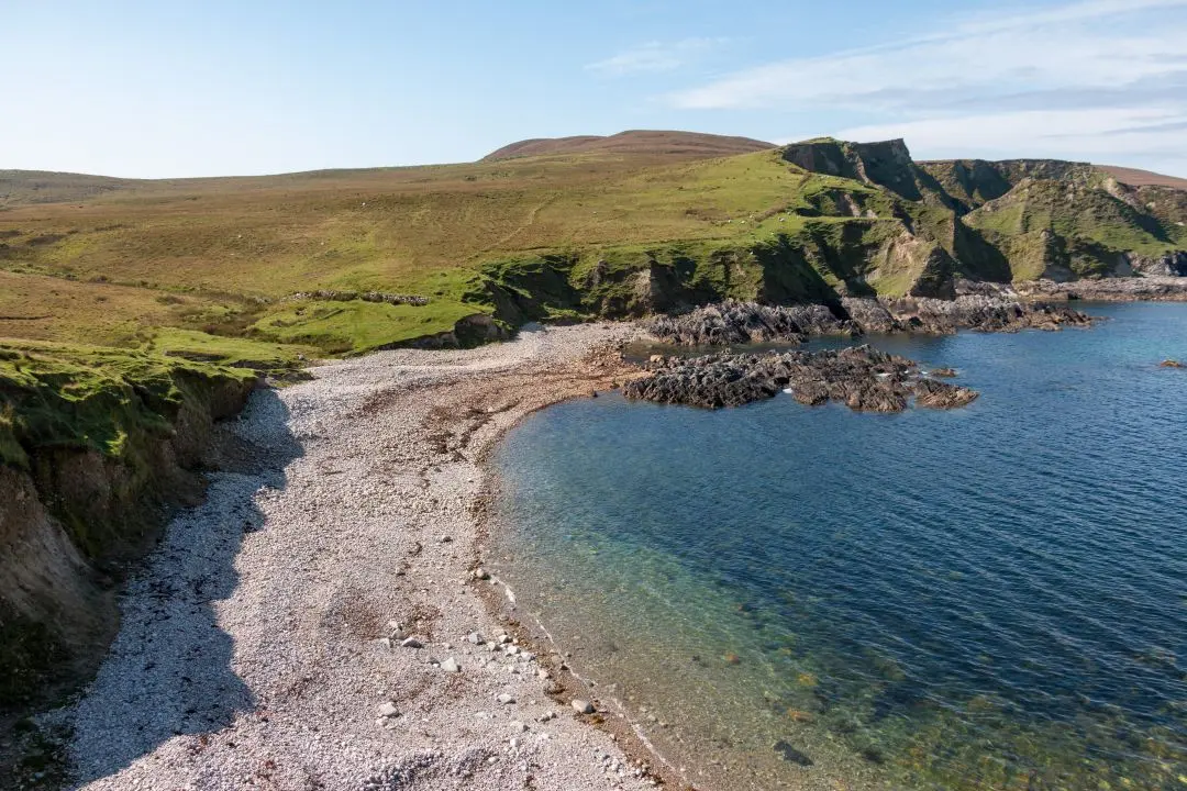 cleggan cliffs pebble beach